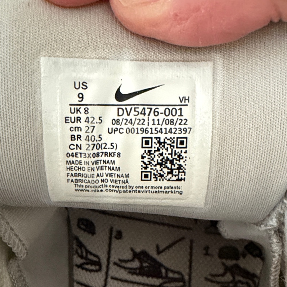 Nike Men's Light Gray Sneakers with Gum Sole - Picture 3 of 7